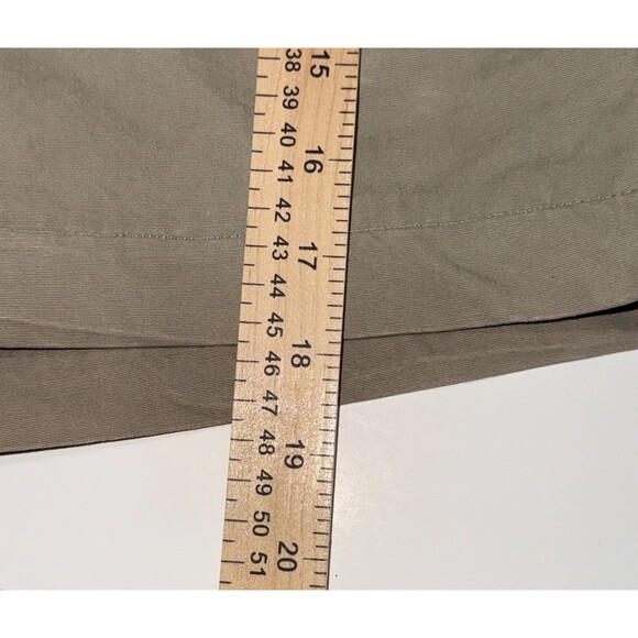 Dockers Shorts Mens 32 Beige Chino Khaki Flat Front Relaxed Casual (with Flaws) - Picture 6 of 14